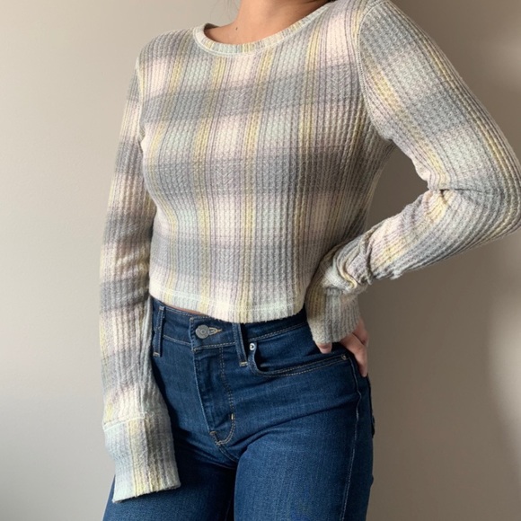 2/$30🌟Urban outfitters cropped sweater - Picture 2 of 4